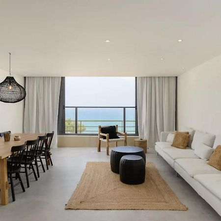 Stylish & Spacious 3 Bedroom Apartment By The Sea ネタニア エクステリア 写真