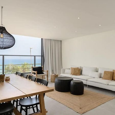 Stylish & Spacious 3 Bedroom Apartment By The Sea ネタニア エクステリア 写真