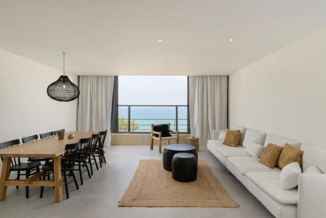 Stylish & Spacious 3 Bedroom Apartment By The Sea ネタニア エクステリア 写真