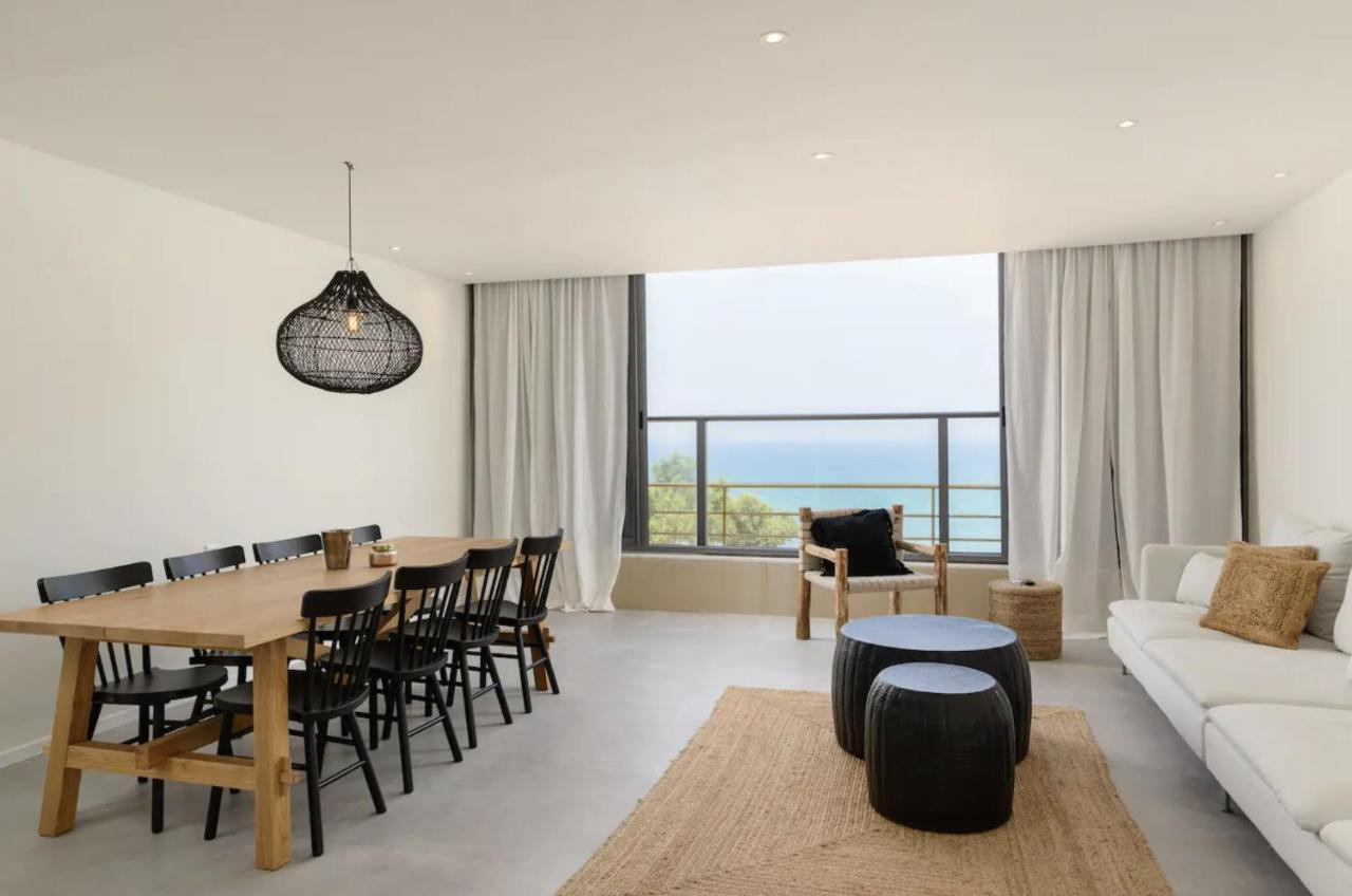 Stylish & Spacious 3 Bedroom Apartment By The Sea ネタニア エクステリア 写真