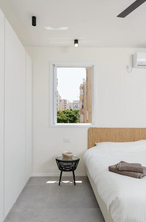 Stylish & Spacious 3 Bedroom Apartment By The Sea ネタニア エクステリア 写真