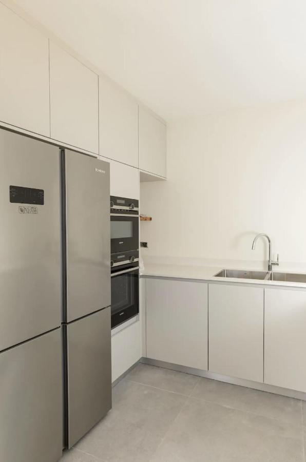 Stylish & Spacious 3 Bedroom Apartment By The Sea ネタニア エクステリア 写真